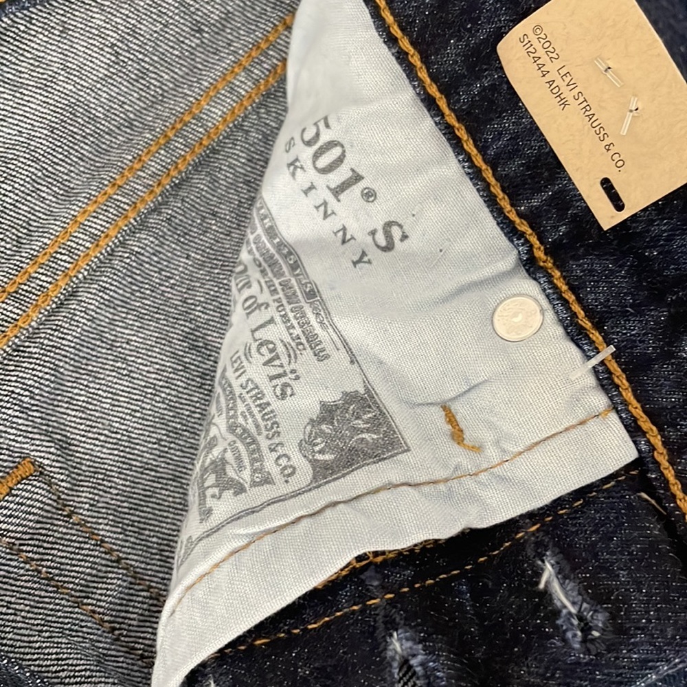 Levi Jeans✨ - Picture 5 of 8